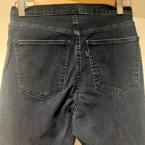 Women’s Levi’s Runaround Super Skinny Jeans - Picture 6 of 6